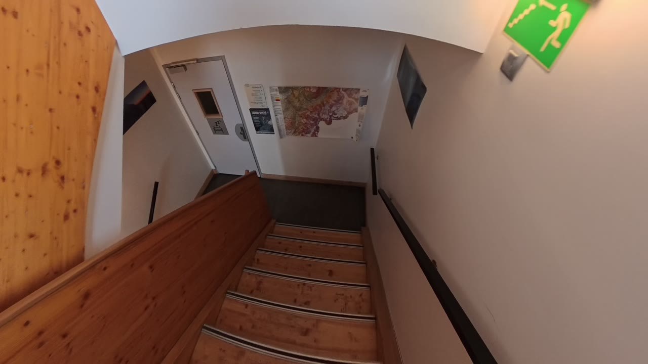 Wnętrze schroniska Goûter, kadr z filmu