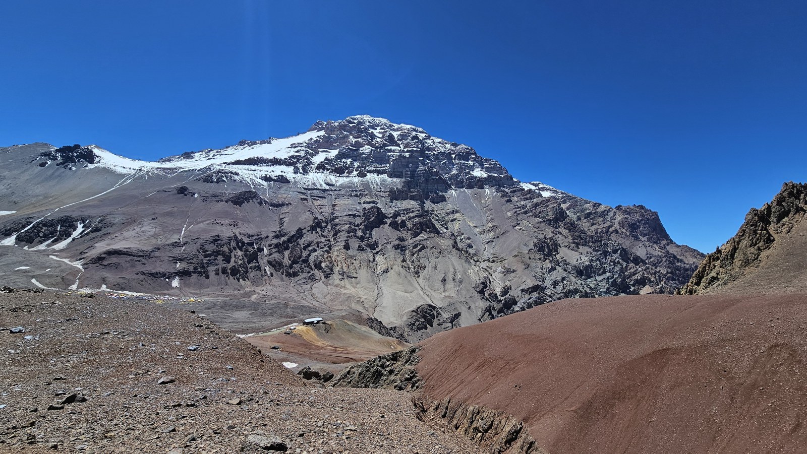 Aconcagua ponad kamienistym zboczem - Cerro Bonete, 26 stycznia 2025