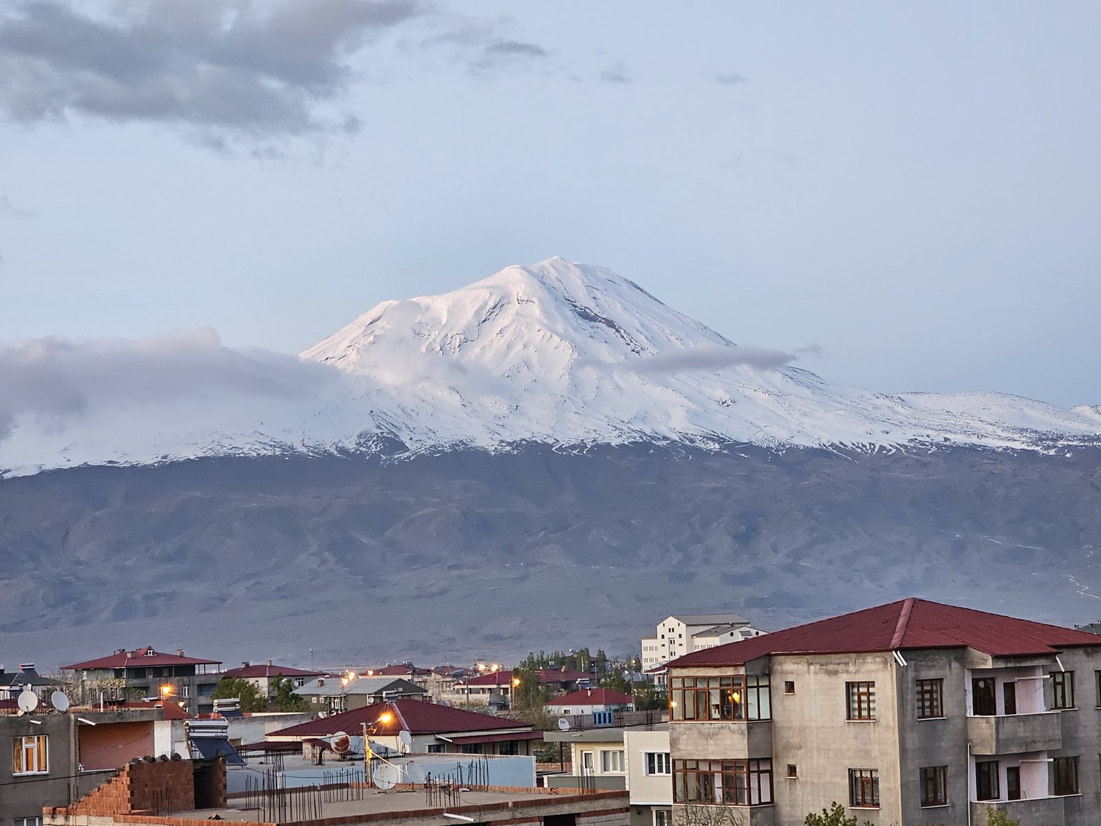 Wieczorny Ararat nad Doğubayazıt