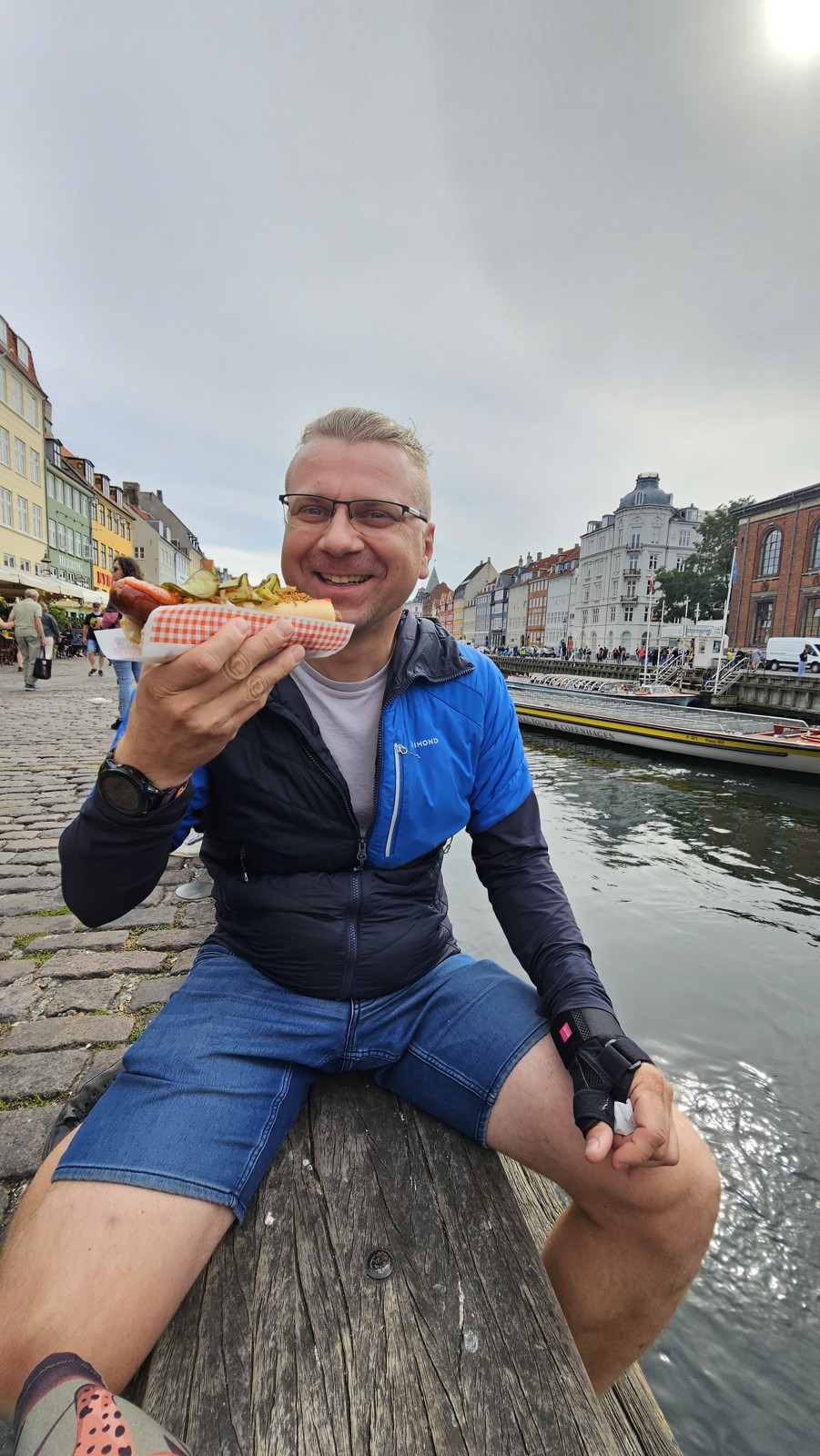 Leszek odpoczywający nad kanałem Nyhavn