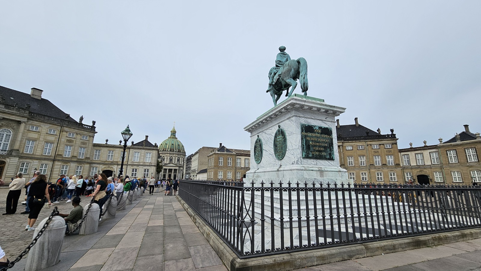 Pomnik konny na placu Amalienborg