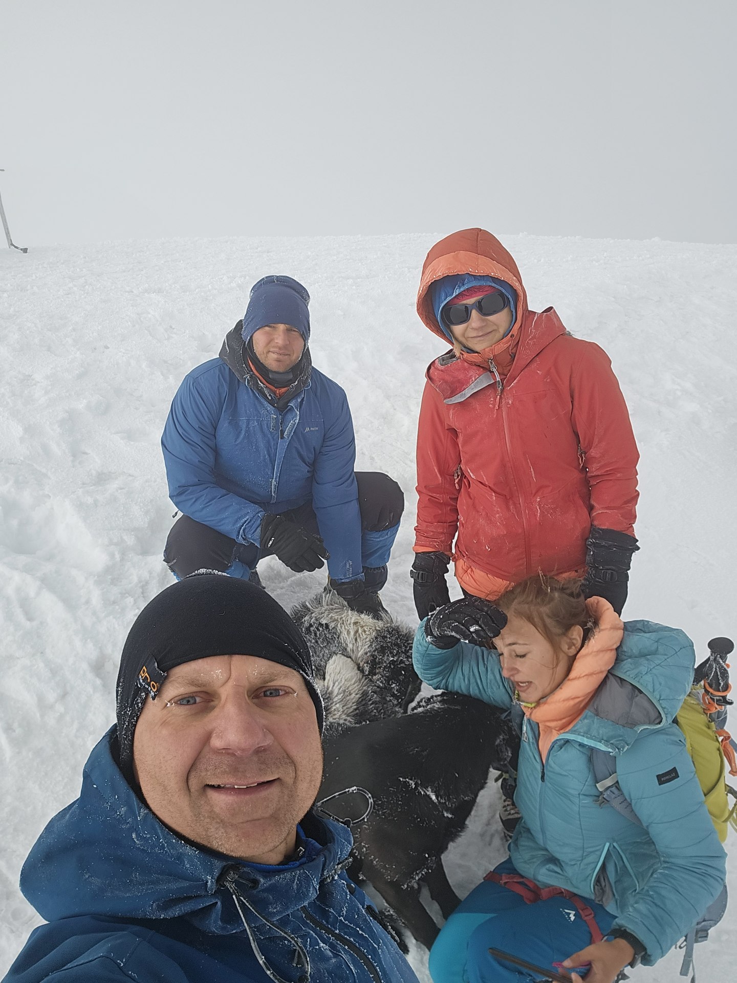 Wspólne zdjęcie w rejonie szczytu Kazbeku