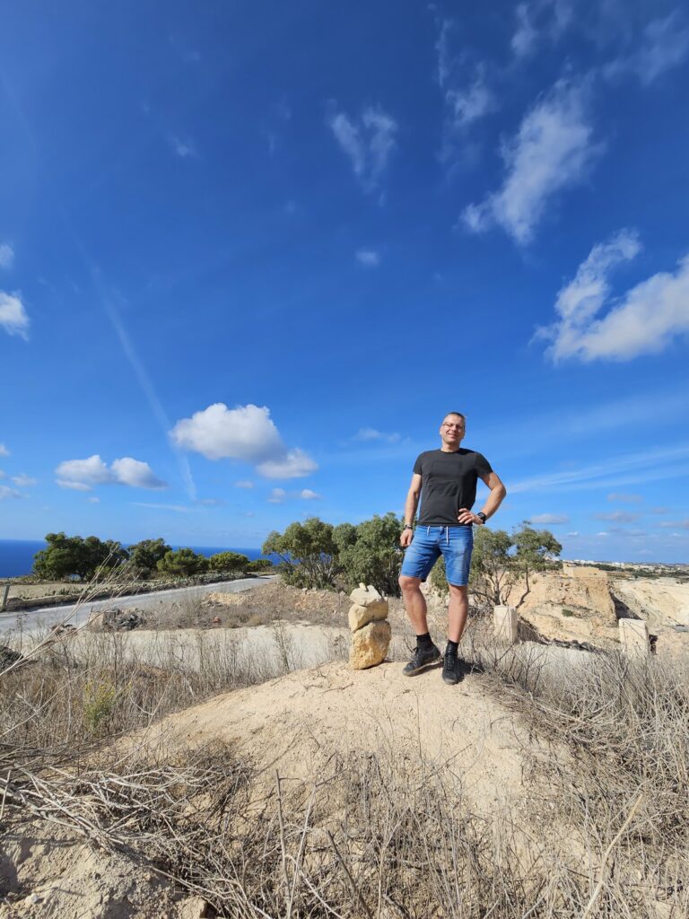 Malta — okolice Ta’ Dmejrek i wybrzeże, 10 listopada 2023