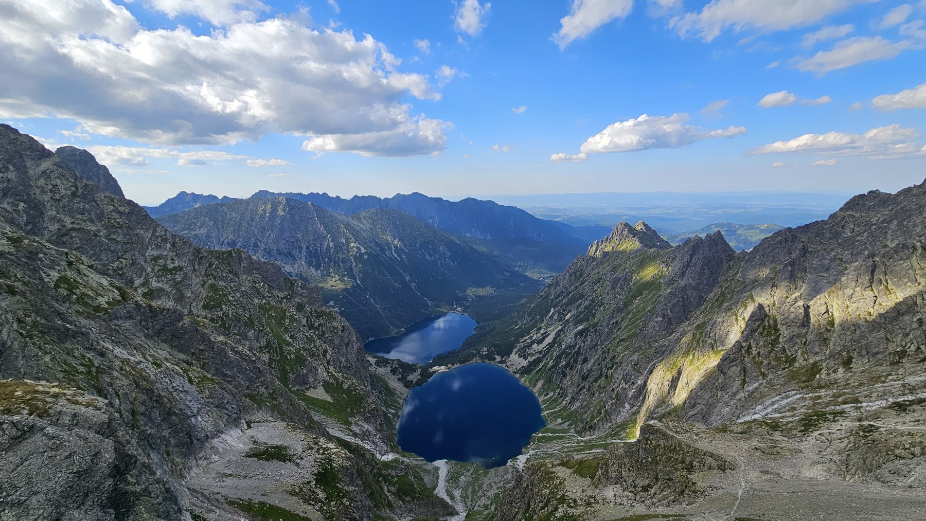 Morskie Oko i Czarny Staw widziane z Żabiego Konia