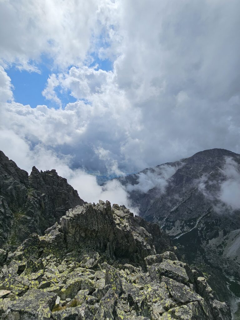 Mała Pośrednia Grań, 2412 m n.p.m.